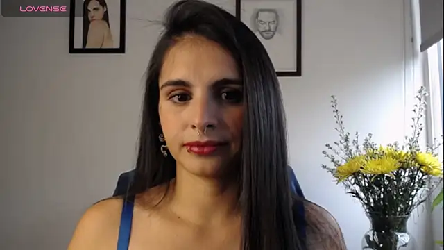 Snapshot of alma_violeta chatting on January 24, 2025, 6:56 pm alma violeta online show from January 24, 2025, 6:56 pm