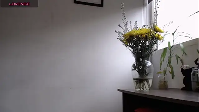 Snapshot of alma_violeta chatting on January 24, 2025, 9:58 pm alma violeta online show from January 24, 2025, 9:58 pm