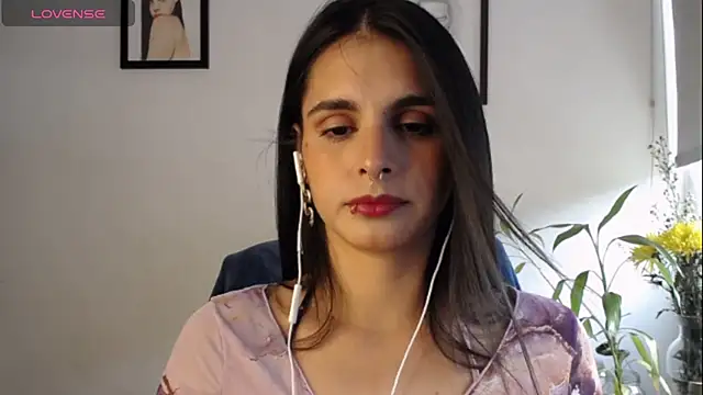 Snapshot of alma_violeta chatting on January 26, 2025, 6:58 pm alma violeta online show from January 26, 2025, 6:58 pm