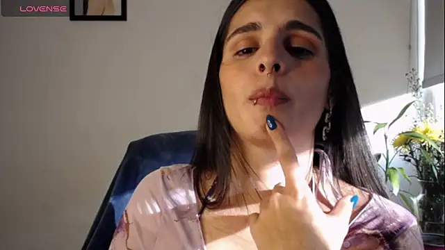 Snapshot of alma_violeta chatting on January 26, 2025, 10:02 pm alma violeta online show from January 26, 2025, 10:02 pm