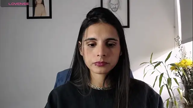 Snapshot of alma_violeta chatting on January 27, 2025, 9:22 pm alma violeta online show from January 27, 2025, 9:22 pm