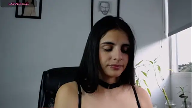 Snapshot of alma_violeta chatting on February 25, 2025, 9:57 pm alma violeta online show from February 25, 2025, 9:57 pm