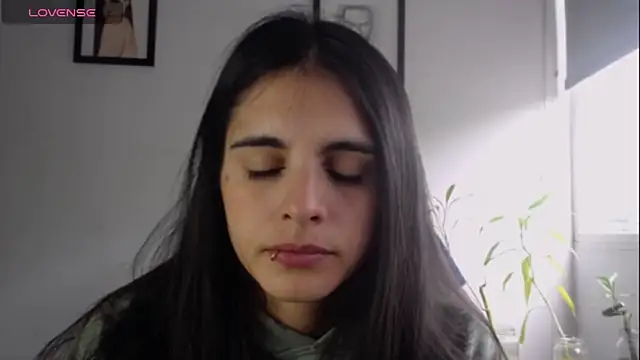 Snapshot of alma_violeta chatting on March 7, 2025, 3:18 pm alma violeta online show from March 7, 2025, 3:18 pm