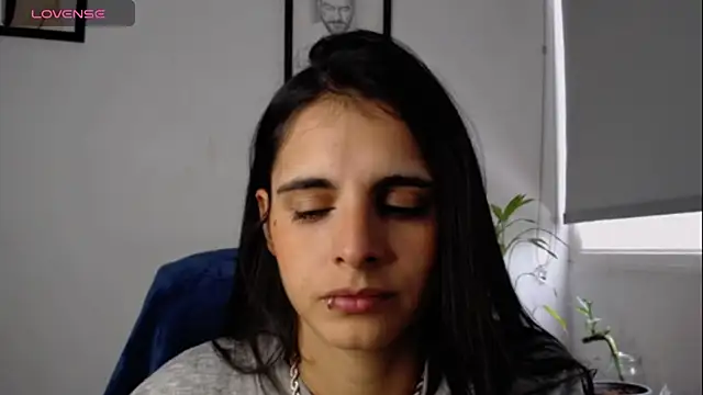 Snapshot of alma_violeta chatting on March 8, 2025, 6:26 pm alma violeta online show from March 8, 2025, 6:26 pm