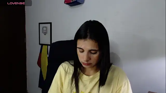 Snapshot of alma_violeta chatting on October 3, 2025, 1:30 pm alma violeta online show from October 3, 2025, 1:30 pm