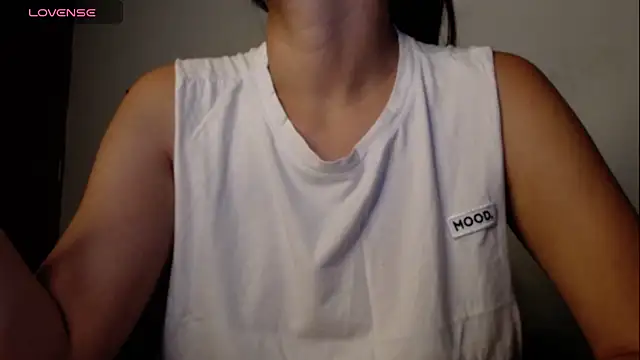 Snapshot of alma_violeta chatting on October 5, 2025, 11:35 pm alma violeta online show from October 5, 2025, 11:35 pm