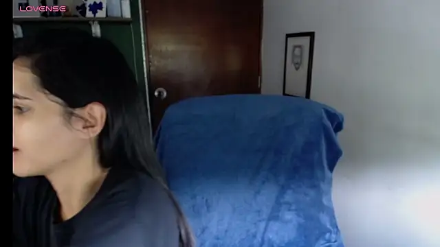 Snapshot of alma_violeta chatting on October 24, 2025, 1:29 pm alma violeta online show from October 24, 2025, 1:29 pm