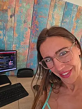 Klamsine online show from April 30, 2026, 4:52 am