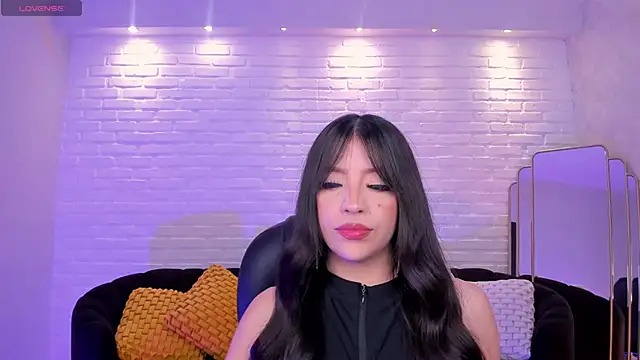 ValeriaRiveraX online show from November 28, 2025, 4:04 am