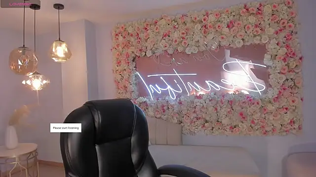Snapshot of ArianaDumont chatting on May 2, 2026, 11:15 am ArianaDumont online show from May 2, 2026, 11:15 am