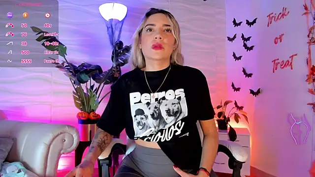 mariablonde  online show from October 20, 2025, 9:37 pm