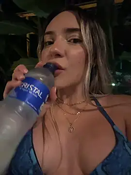 Snapshot of mariablonde_ chatting on July 26, 2026, 1:25 am mariablonde online show from July 26, 2026, 1:25 am