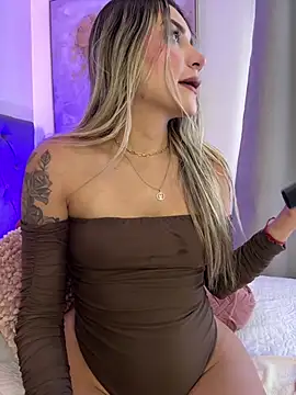 Snapshot of mariablonde_ chatting on August 2, 2026, 4:27 pm mariablonde online show from August 2, 2026, 4:27 pm
