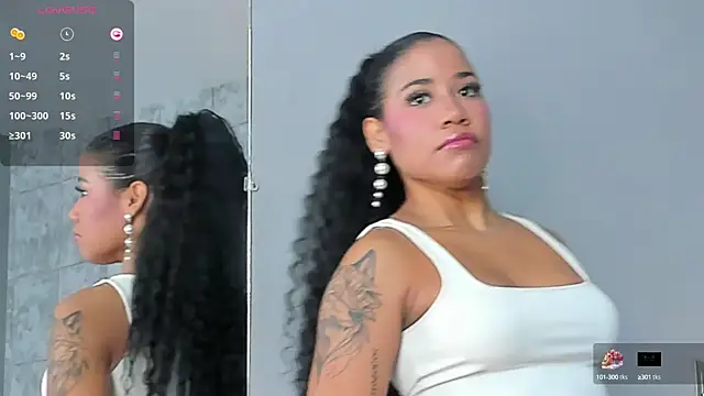 Snapshot of Salome_Diaz_ chatting on January 28, 2025, 4:41 pm Salome Diaz online show from January 28, 2025, 4:41 pm