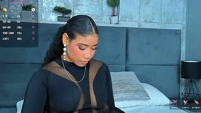 Snapshot of Salome_Diaz_ chatting on February 4, 2025, 7:11 pm Salome Diaz online show from February 4, 2025, 7:11 pm