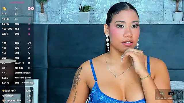 Snapshot of Salome_Diaz_ chatting on February 17, 2025, 7:31 pm Salome Diaz online show from February 17, 2025, 7:31 pm