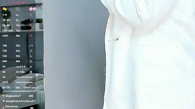 Snapshot of Salome_Diaz_ chatting on February 27, 2025, 7:37 pm Salome Diaz online show from February 27, 2025, 7:37 pm