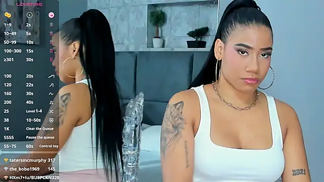 Snapshot of Salome_Diaz_ chatting on March 4, 2025, 4:30 pm Salome Diaz online show from March 4, 2025, 4:30 pm