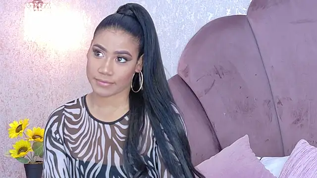 Snapshot of Salome_Diaz_ chatting on November 7, 2025, 4:23 am Salome Diaz online show from November 7, 2025, 4:23 am