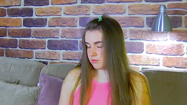 Sofia Hugs online show from June 10, 2026, 5:56 pm