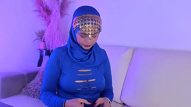 azzahara069 online show from December 22, 2025, 5:43 pm