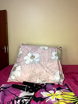 Snapshot of HornyxLadie chatting on January 7, 2026, 10:12 pm HornyxLadie online show from January 7, 2026, 10:12 pm