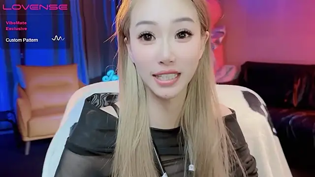 Snapshot of JoooJo_ chatting on March 7, 2025, 9:17 pm JoooJo online show from March 7, 2025, 9:17 pm