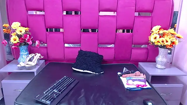 Snapshot of Lya_Anal chatting on January 19, 2025, 3:08 am Lya Anal online show from January 19, 2025, 3:08 am