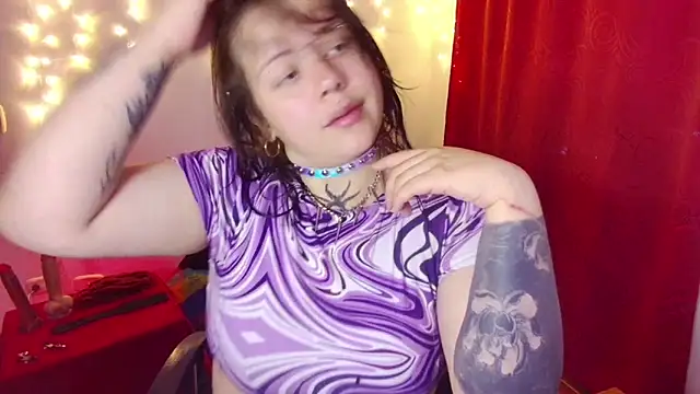 Snapshot of Sabrina_scarlett chatting on January 16, 2025, 1:16 am Sabrina scarlett online show from January 16, 2025, 1:16 am