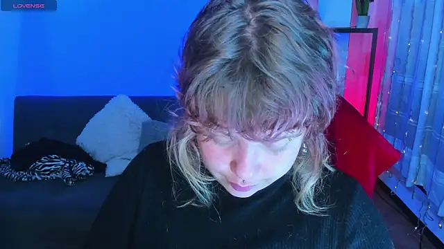 Snapshot of Sabrina_scarlett chatting on January 8, 2026, 4:37 am Sabrina scarlett online show from January 8, 2026, 4:37 am