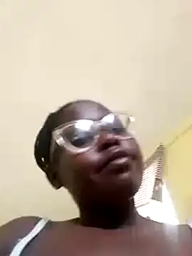 Sweetcecie01 online show from March 14, 2025, 10:05 pm