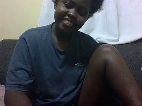 Sweetcecie01 online show from April 29, 2026, 8:04 pm