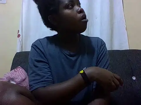 Snapshot of Sweetcecie01 chatting on June 16, 2026, 9:50 pm Sweetcecie01 online show from June 16, 2026, 9:50 pm