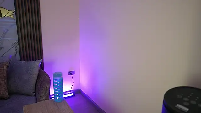 Snapshot of Anybuny chatting on October 13, 2025, 11:32 am Anybuny online show from October 13, 2025, 11:32 am