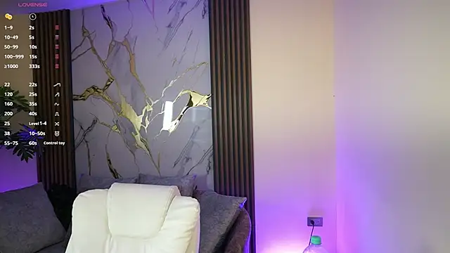 Snapshot of Anybuny chatting on October 20, 2025, 11:32 am Anybuny online show from October 20, 2025, 11:32 am