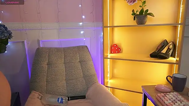 Snapshot of Anybuny chatting on December 4, 2025, 12:25 pm Anybuny online show from December 4, 2025, 12:25 pm