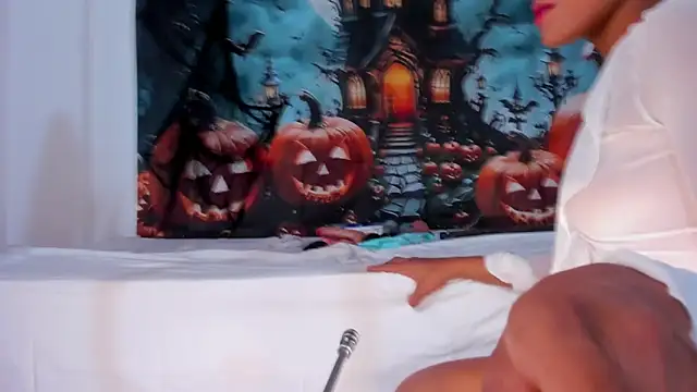 Snapshot of Juliette__3 chatting on November 1, 2025, 11:01 am Juliette 3 online show from November 1, 2025, 11:01 am