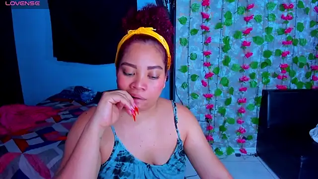 Snapshot of AngelaCoffee chatting on May 18, 2026, 9:42 pm AngelaCoffee online show from May 18, 2026, 9:42 pm