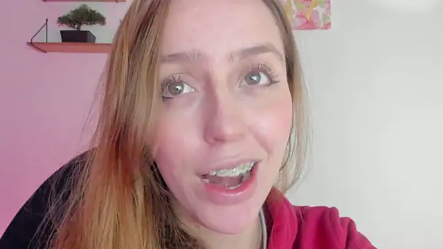 Snapshot of SofiaGc chatting on December 17, 2024, 2:44 am SofiaGc online show from December 17, 2024, 2:44 am