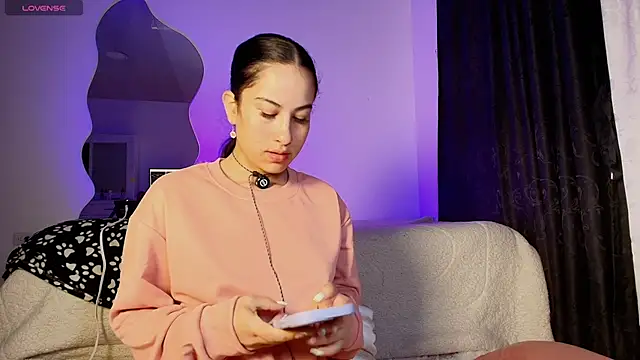 Snapshot of Madeline_Dreams chatting on September 14, 2025, 9:19 am Madeline Dreams online show from September 14, 2025, 9:19 am