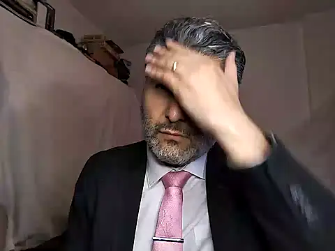 Snapshot of BushBator chatting on January 24, 2025, 8:34 am BushBator online show from January 24, 2025, 8:34 am