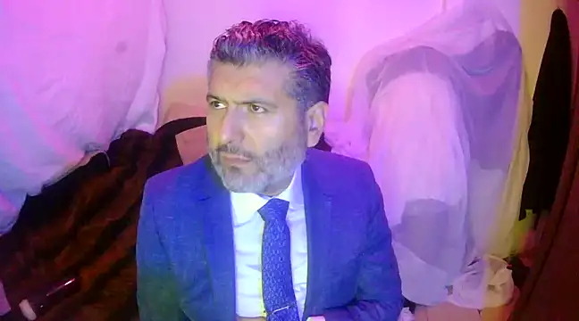 Snapshot of BushBator chatting on February 11, 2025, 6:51 am BushBator online show from February 11, 2025, 6:51 am