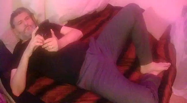 Snapshot of BushBator chatting on February 18, 2025, 6:48 am BushBator online show from February 18, 2025, 6:48 am