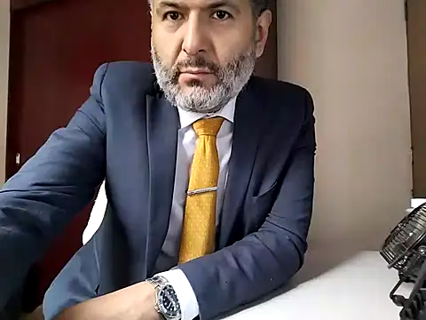 Snapshot of BushBator chatting on February 19, 2025, 7:59 pm BushBator online show from February 19, 2025, 7:59 pm