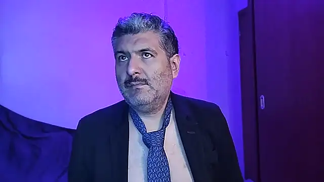 Snapshot of BushBator chatting on September 13, 2025, 6:57 am BushBator online show from September 13, 2025, 6:57 am