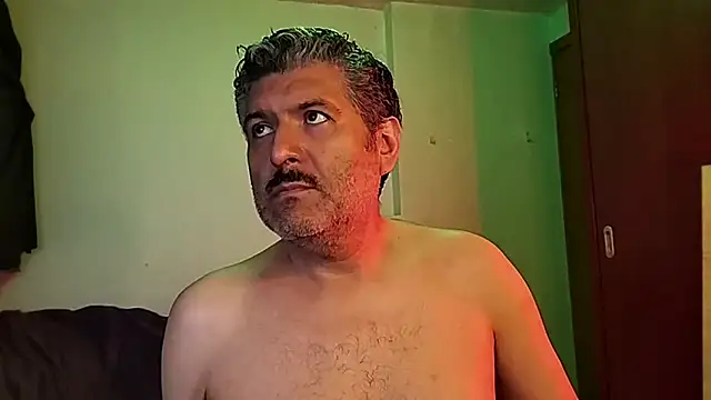 Snapshot of BushBator chatting on October 20, 2025, 6:08 pm BushBator online show from October 20, 2025, 6:08 pm