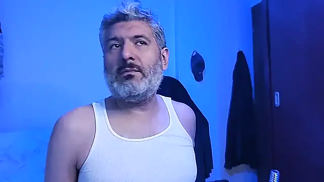 Snapshot of BushBator chatting on November 23, 2025, 7:52 am BushBator online show from November 23, 2025, 7:52 am