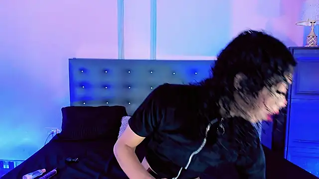 Tiffany moonblack online show from November 27, 2025, 5:31 am