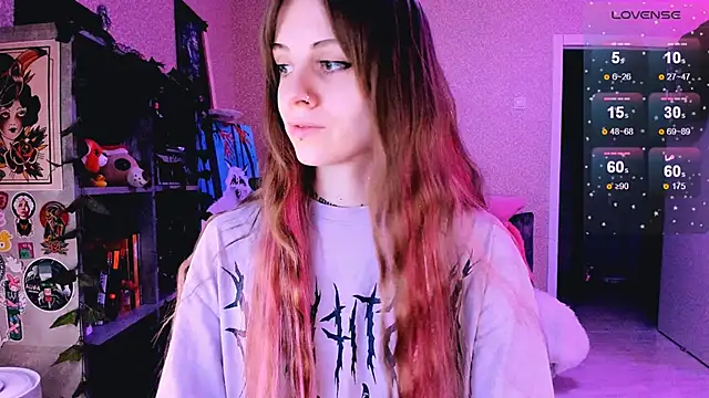 NaniMoore online show from March 14, 2025, 8:06 pm