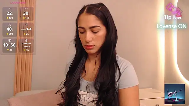 Snapshot of Thayssa_ross chatting on June 27, 2026, 2:44 pm Thayssa ross online show from June 27, 2026, 2:44 pm